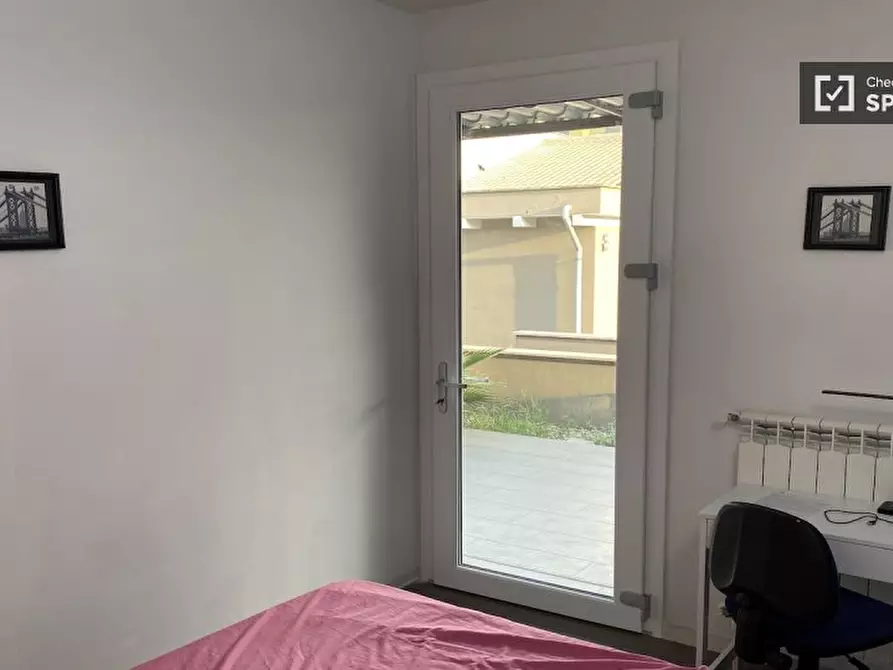 Immagine 5 di Camera condivisa in affitto  in Via di Carcaricola a Roma