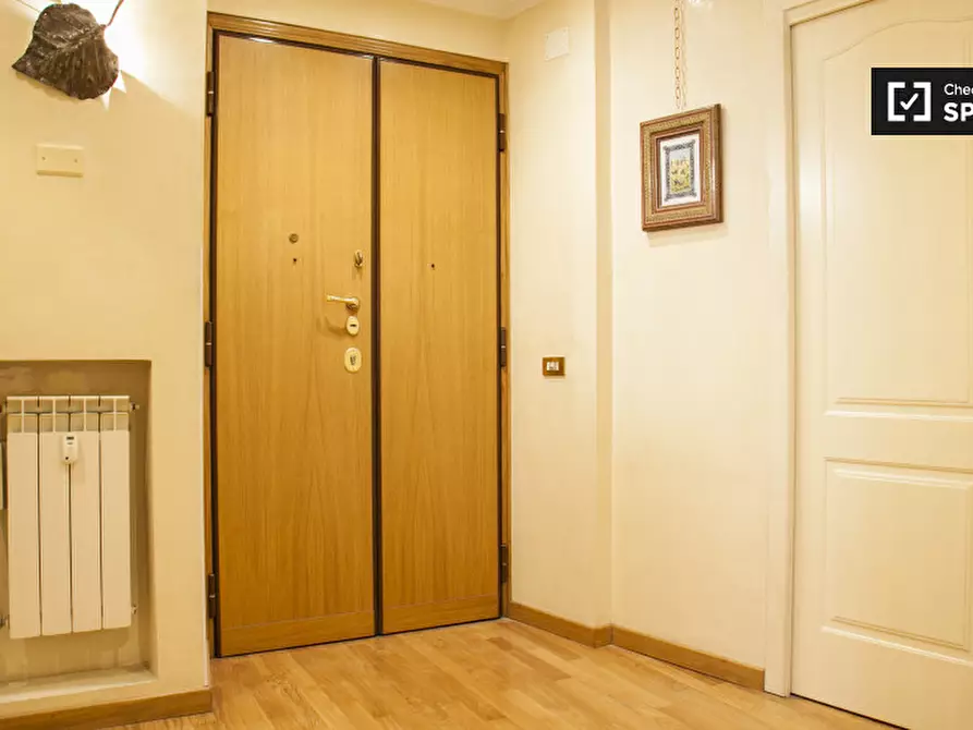 Immagine 10 di Camera condivisa in affitto  in Via Piediluco a Roma