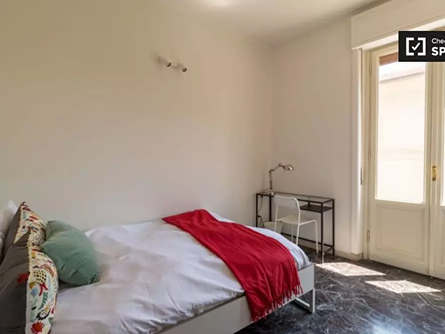 Immagine 2 di Camera condivisa in affitto  in Viale dei Mille a Firenze