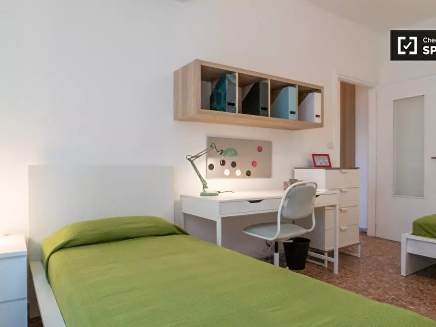 Immagine 3 di Camera condivisa in affitto  in Via Ruggero Leoncavallo a Milano