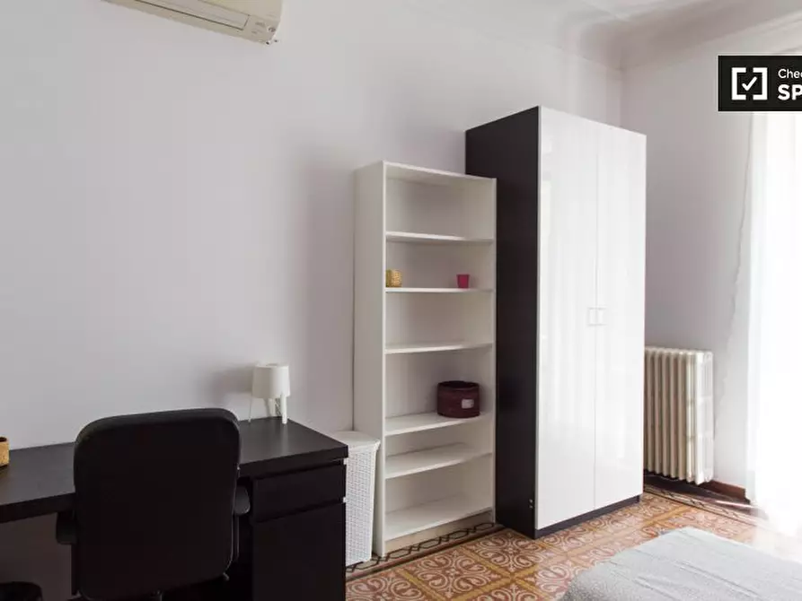 Immagine 3 di Camera condivisa in affitto  in Viale Romagna a Milano