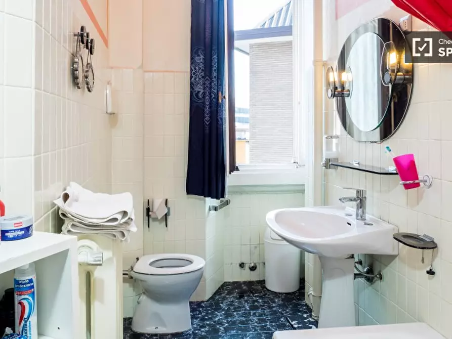 Immagine 18 di Camera condivisa in affitto  in Viale Edoardo Jenner a Milano