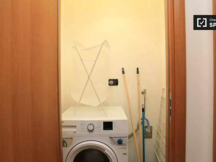 Immagine 17 di Camera condivisa in affitto  in Via delle Forze Armate a Milano