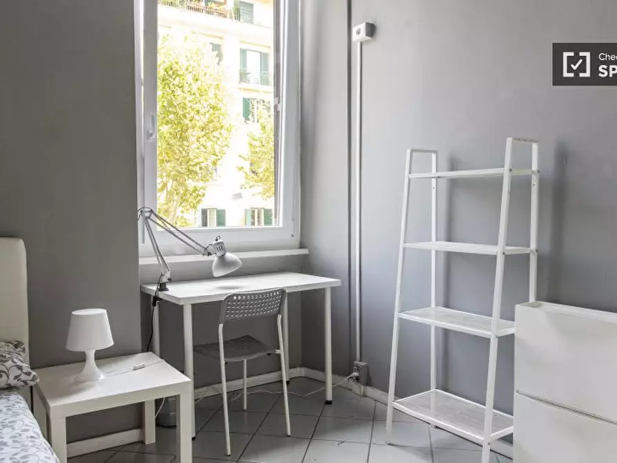 Immagine 5 di Camera condivisa in affitto  in Viale Regina Margherita, 00198 Roma RM, Italy a Roma