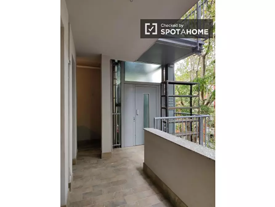 Immagine 10 di Camera condivisa in affitto  in via Barzoni a Milano