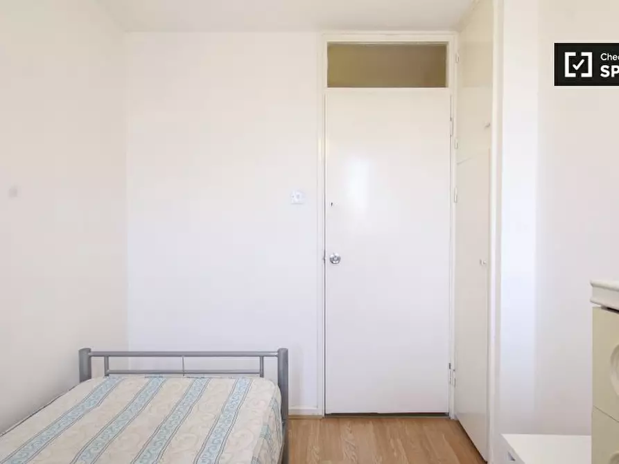 Immagine 2 di Camera condivisa in affitto  in Jubilee Street a Poplar