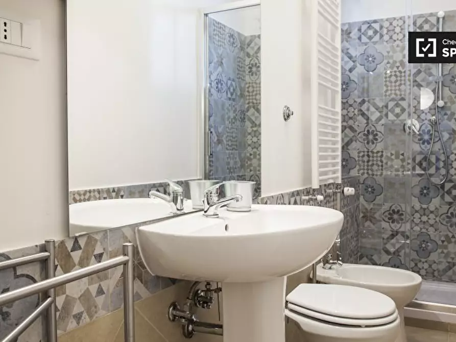 Immagine 9 di Camera condivisa in affitto  in Via Temistocle Calzecchi Onesti a Roma