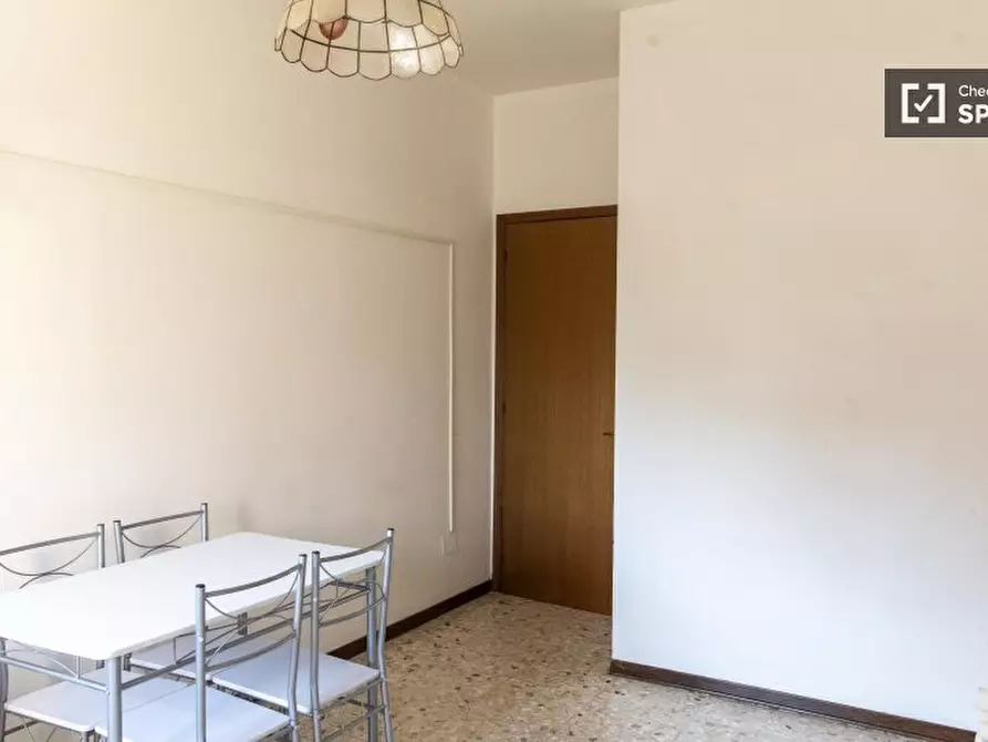 Immagine 8 di Camera condivisa in affitto  in Largo Valerio Bacigalupo a Roma