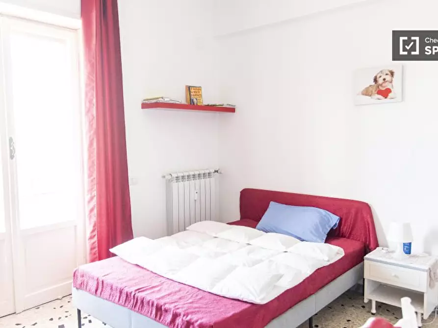 Immagine 2 di Camera condivisa in affitto  in Via della Massimilla a Roma