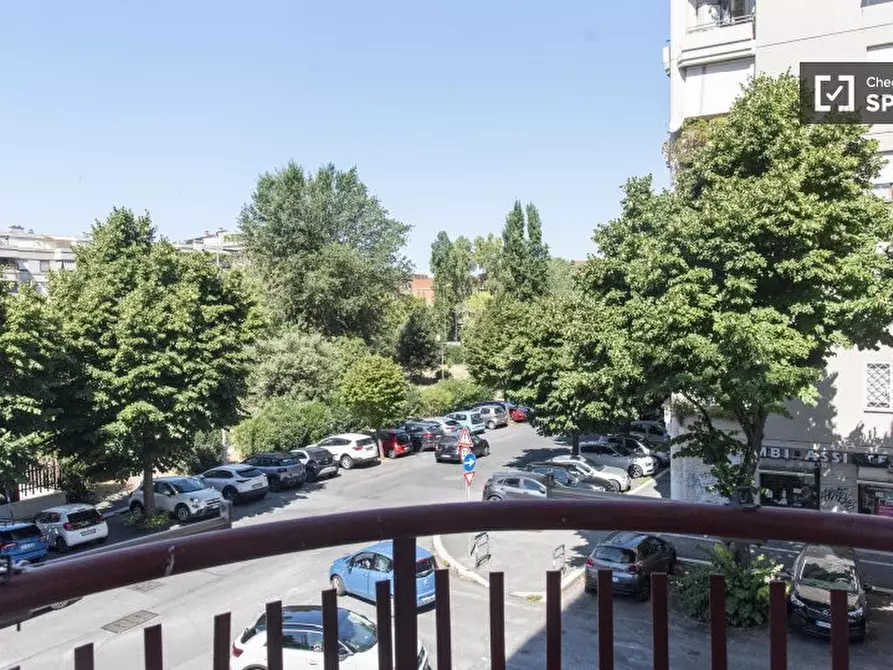 Immagine 15 di Appartamento in affitto  in Via del Pianeta Venere a Roma