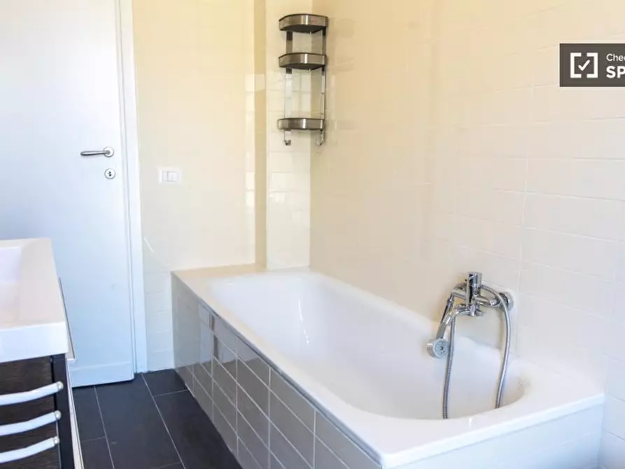 Immagine 17 di Camera condivisa in affitto  in Via Arezzo a Roma