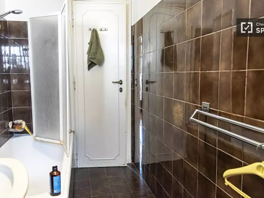 Immagine 13 di Camera condivisa in affitto  in Via Laurentina a Roma