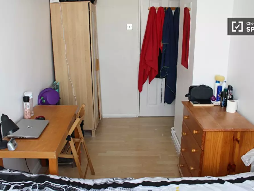 Immagine 2 di Camera condivisa in affitto  in Tildesley Road a Wandsworth