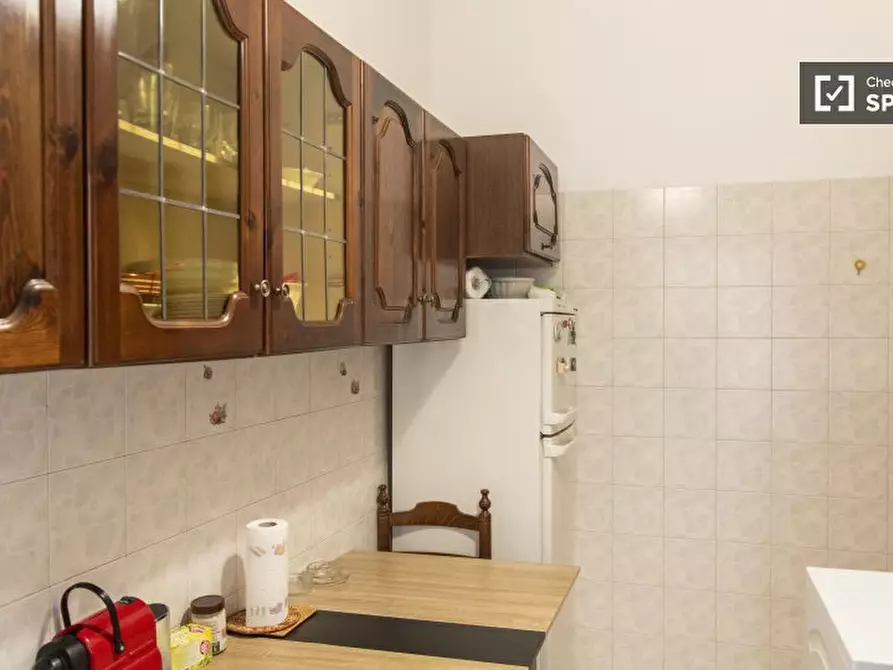 Immagine 16 di Camera condivisa in affitto  in Via Genzano a Roma