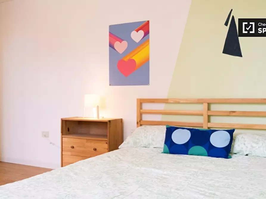 Immagine 3 di Camera condivisa in affitto  in Via dei Glicini a Roma