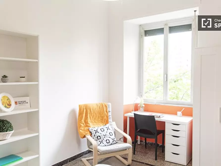 Immagine 2 di Camera condivisa in affitto  in Viale delle Province a Roma