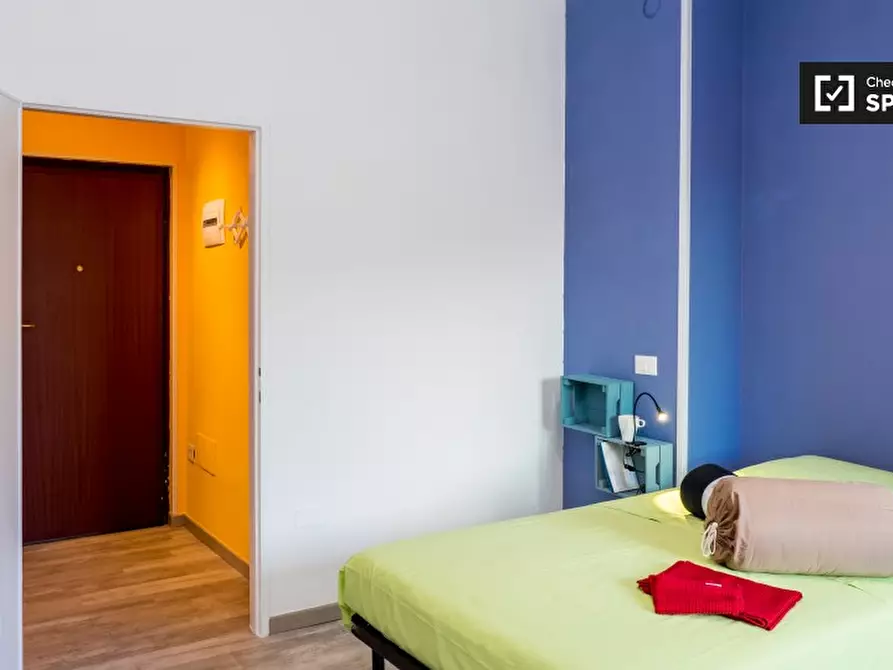 Immagine 8 di Camera condivisa in affitto  in Via Longarone a Milano