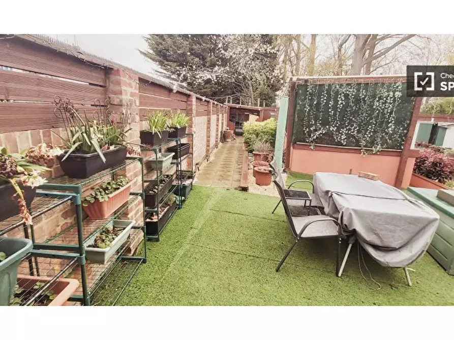 Immagine 8 di Camera condivisa in affitto  in Blackbush Ave, Romford RM6 5TU, UK a Barking