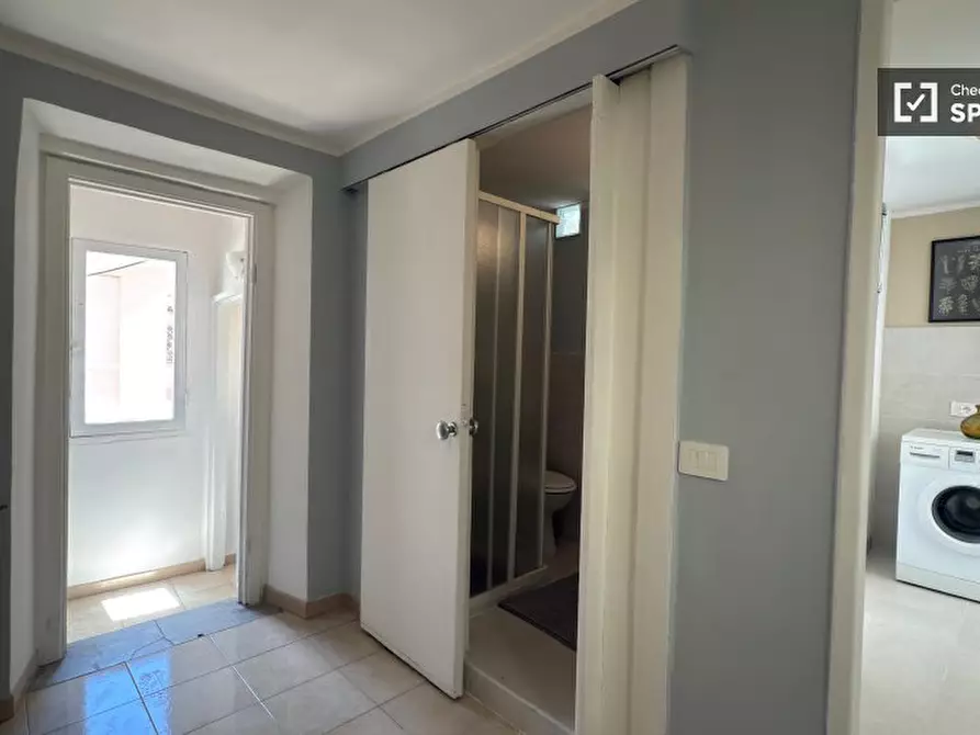 Immagine 6 di Camera condivisa in affitto  in P.za di Sant'Apollonia a Roma