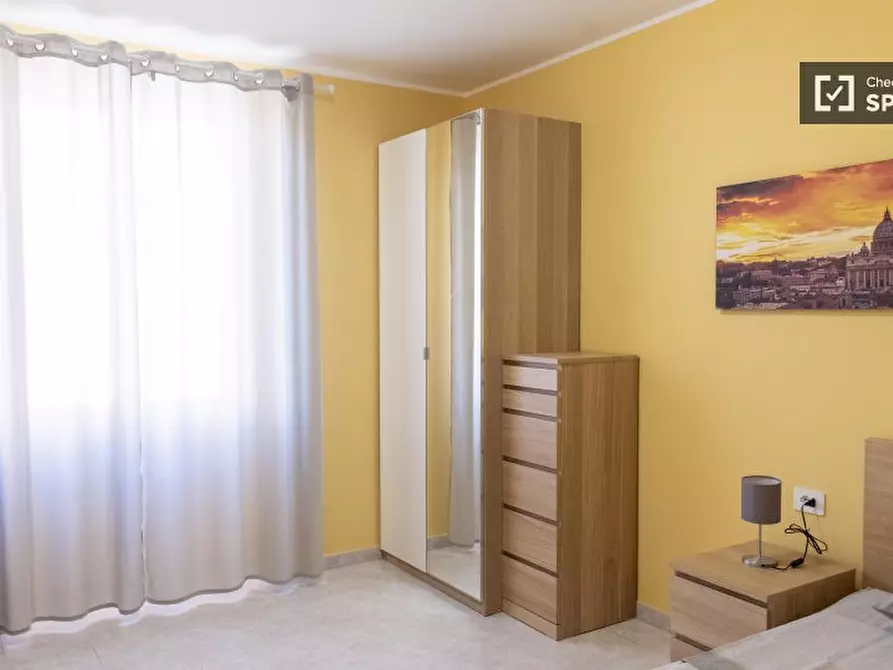 Immagine 14 di Camera condivisa in affitto  in Via dei Frassini a Roma