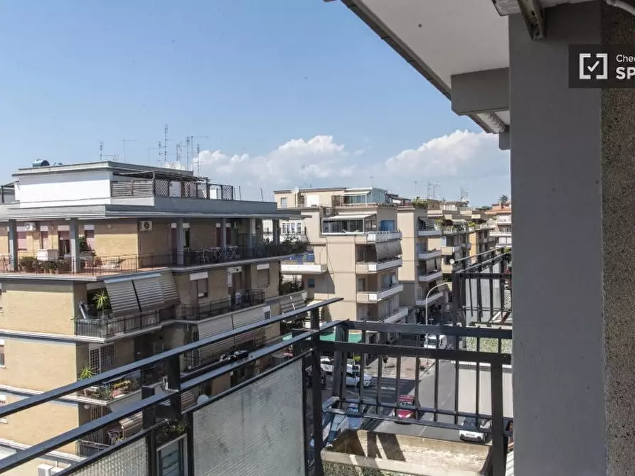 Immagine 10 di Appartamento in affitto  in Via Pietro Maffi a Roma