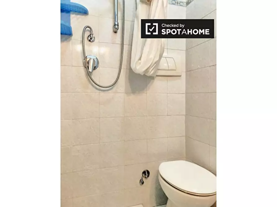 Immagine 12 di Camera condivisa in affitto  in Piazza Conca d'Oro, 00141 Roma RM, Italy a Roma