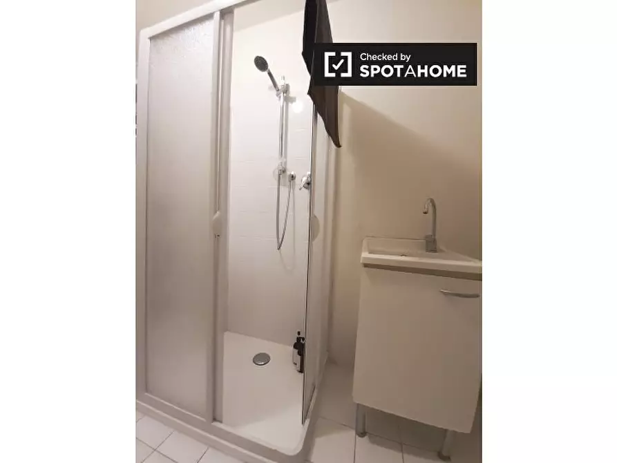 Immagine 14 di Camera condivisa in affitto  in Vicolo S. Lorenzo a Torino