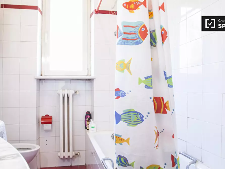 Immagine 15 di Camera condivisa in affitto  in Via dei Crispolti a Roma