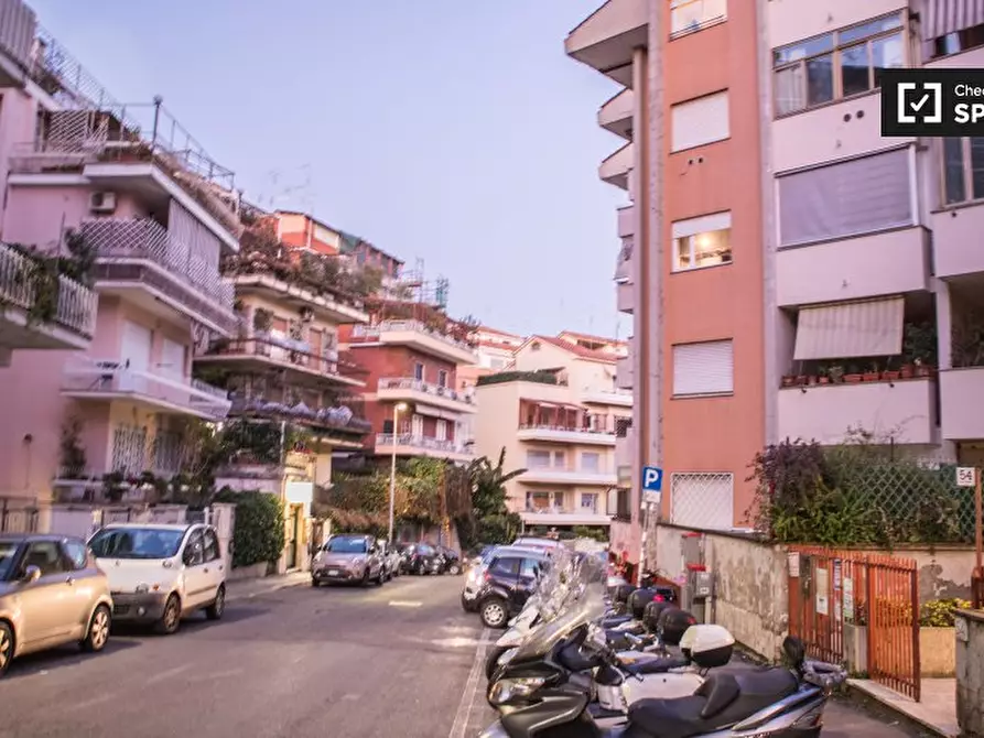 Immagine 18 di Camera condivisa in affitto  in Via dei Savorelli, 00165 Roma RM, Italy a Roma