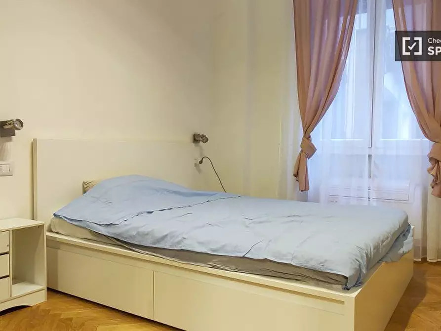 Immagine 2 di Camera condivisa in affitto  in Via Salasco a Milano