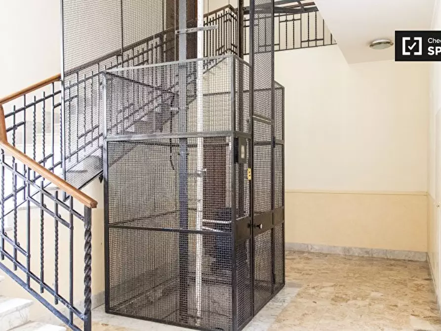 Immagine 15 di Camera condivisa in affitto  in Via Salaria a Roma
