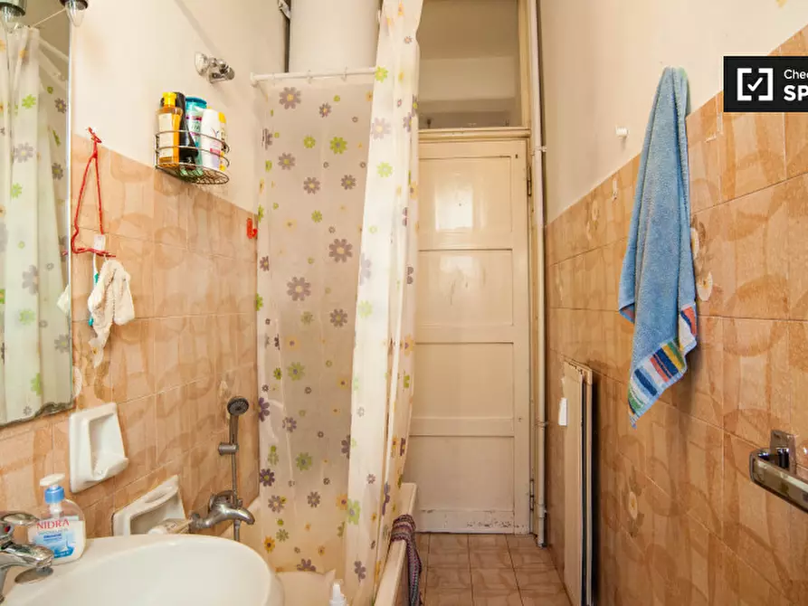 Immagine 11 di Camera condivisa in affitto  in Via Carnia a Roma