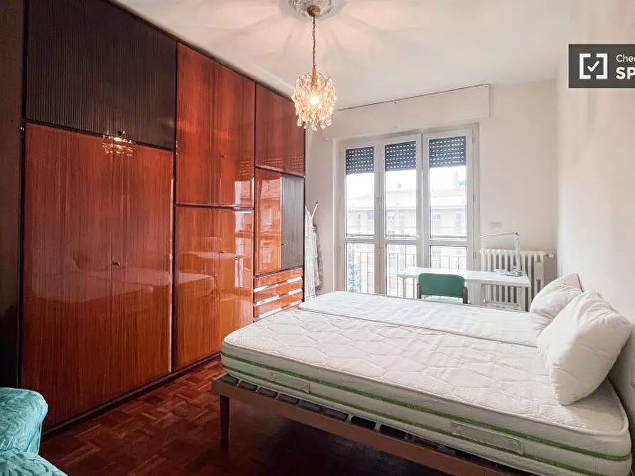 Immagine 10 di Camera condivisa in affitto  in Via Orbetello a Milano