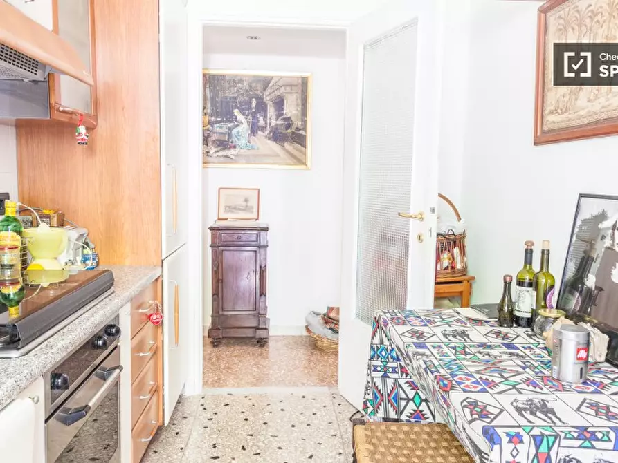 Immagine 16 di Camera condivisa in affitto  in Via Angelo Emo a Roma