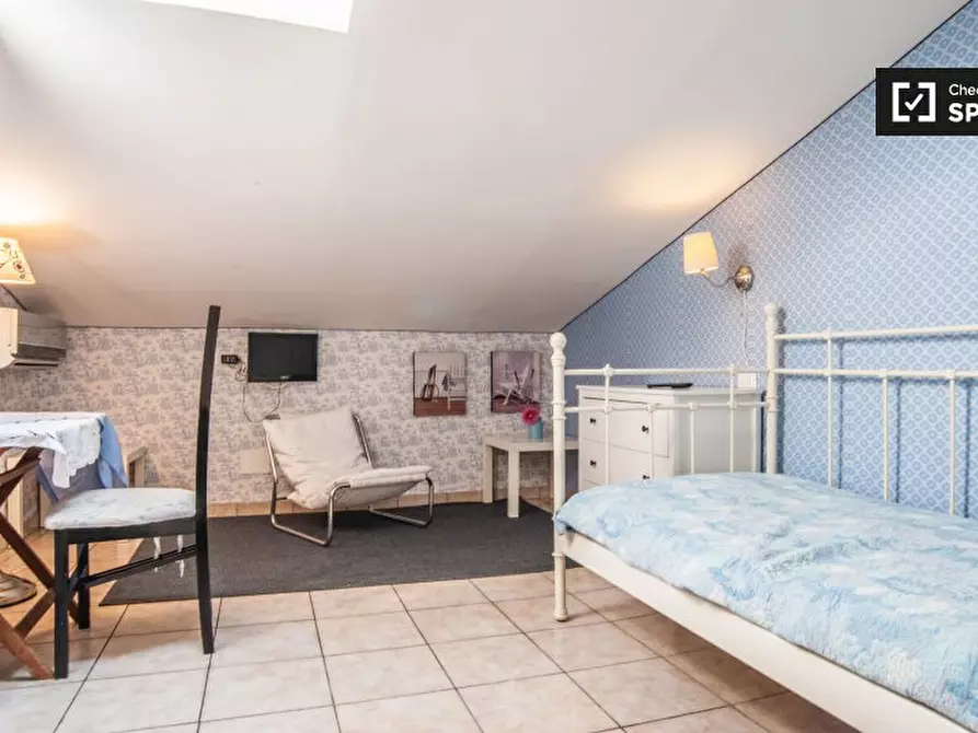 Immagine 3 di Camera condivisa in affitto  in Via Gaeta, 00185 Roma RM, Italy a Roma