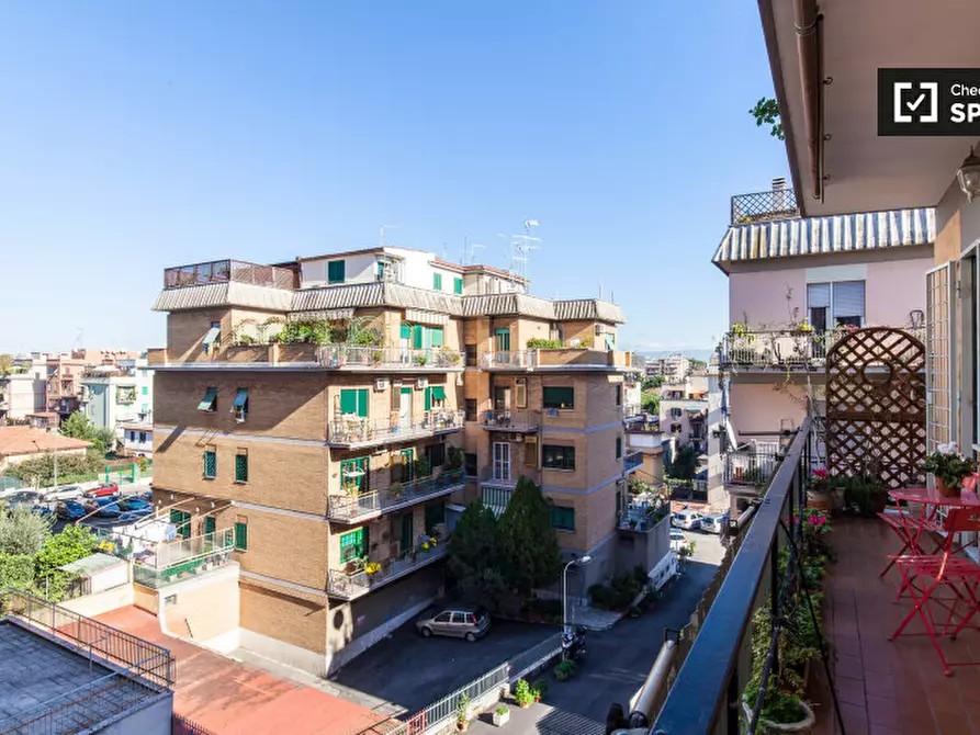 Immagine 10 di Camera condivisa in affitto  in Via delle Arniche a Roma