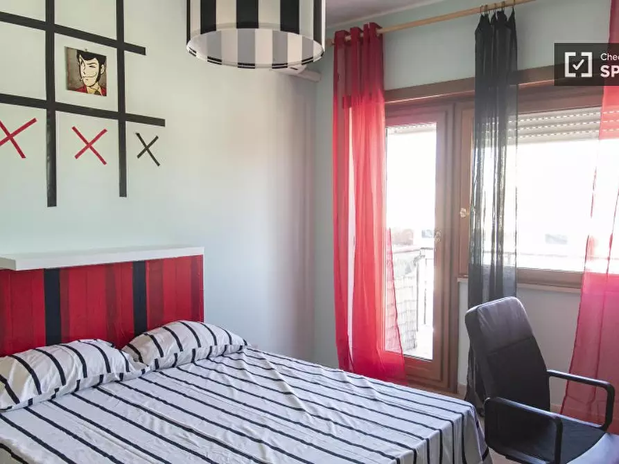 Immagine 1 di Camera condivisa in affitto  in Via Padre Semeria a Roma