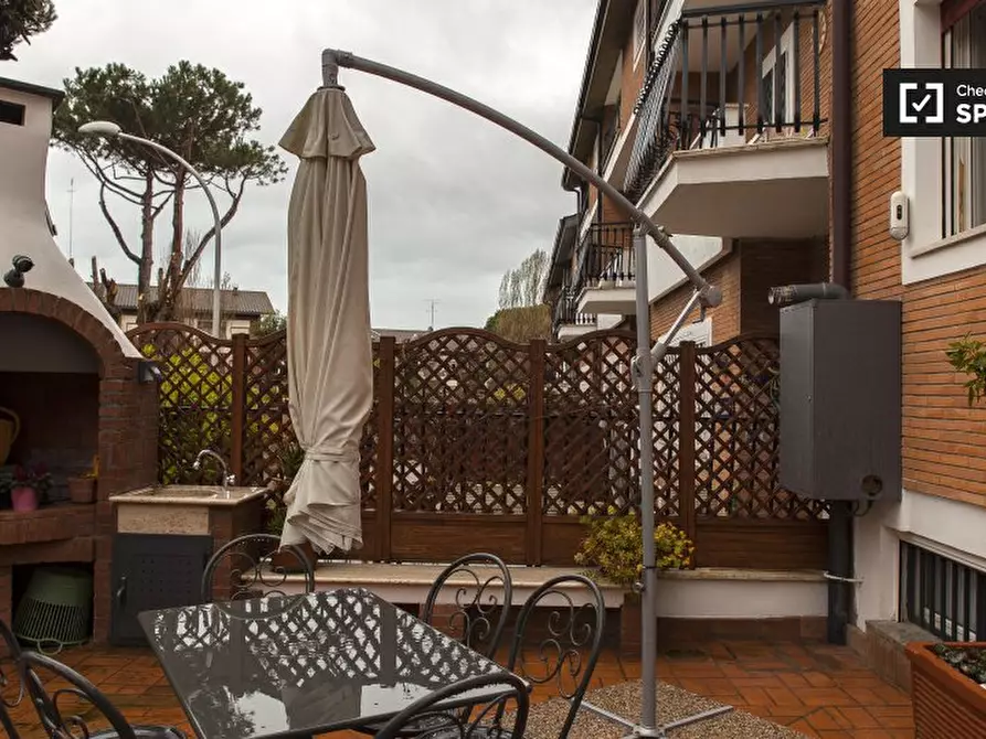 Immagine 17 di Camera condivisa in affitto  in Via Anite di Tegea a Roma