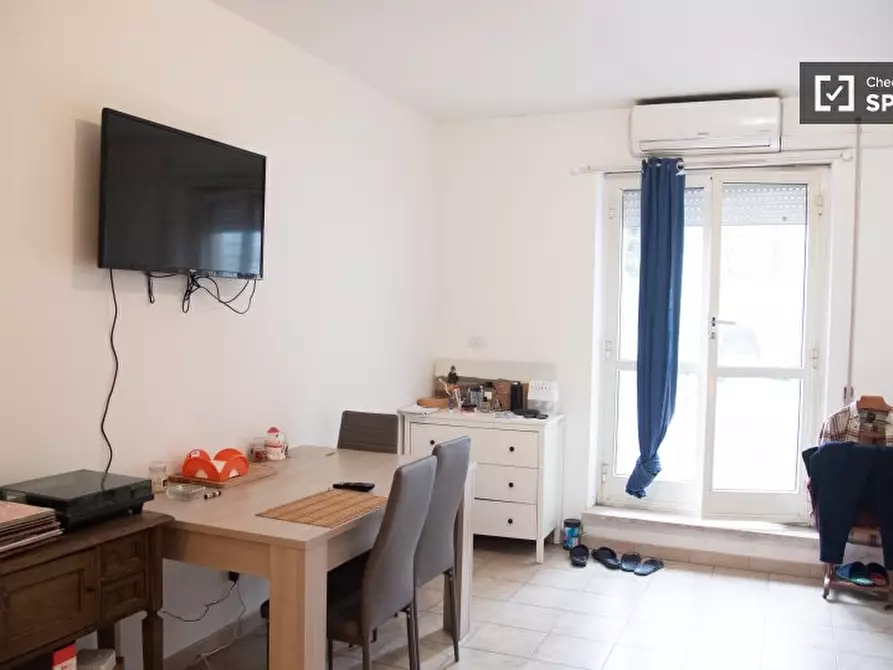 Immagine 1 di Ufficio in affitto  in V. dei Due Ponti a Roma