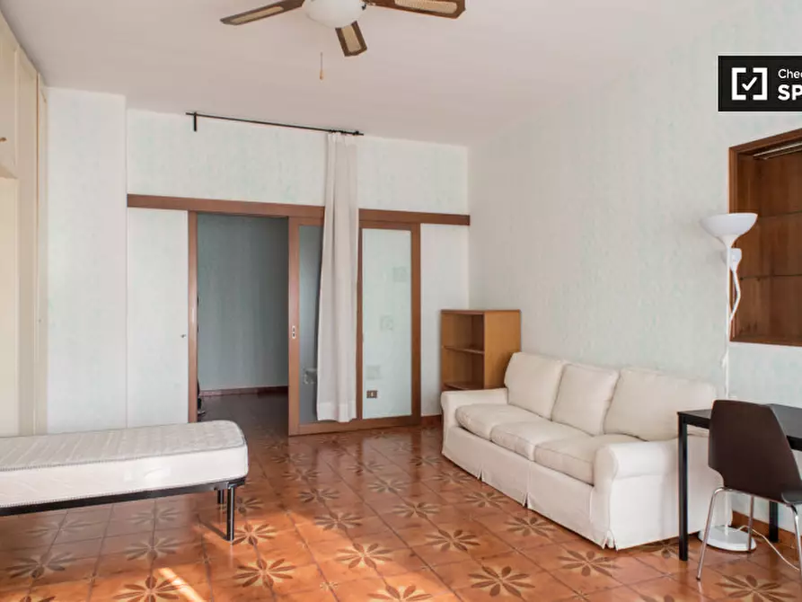 Immagine 2 di Camera condivisa in affitto  in Viale Bruno Rizzieri a Roma