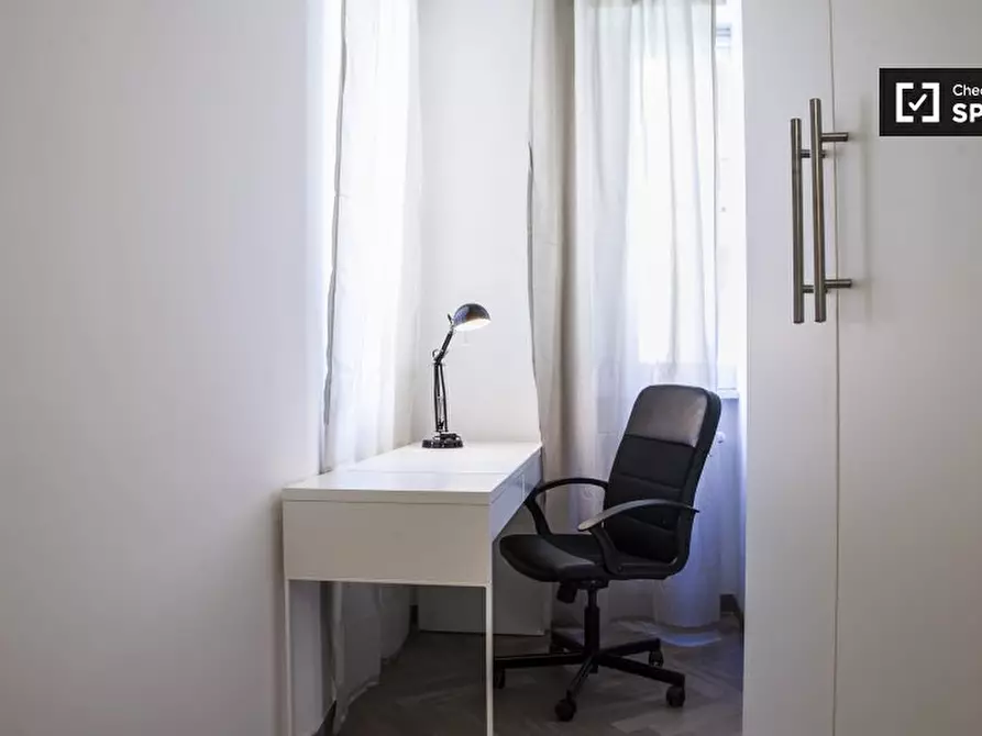 Immagine 3 di Camera condivisa in affitto  in Via Temistocle Calzecchi Onesti a Roma