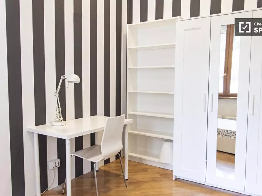 Immagine 4 di Camera condivisa in affitto  in Via Pietro Tacchini a Roma