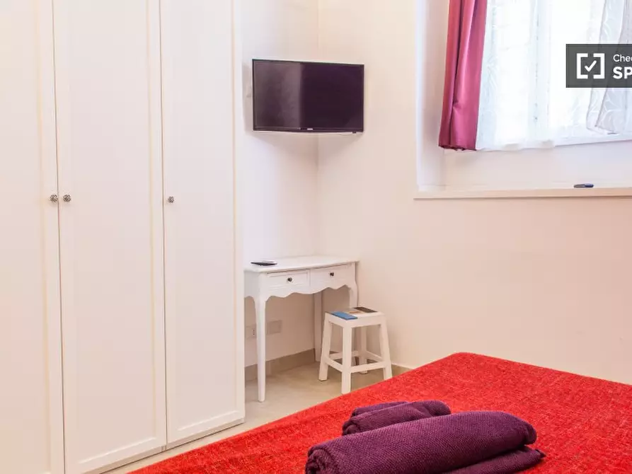 Immagine 12 di Camera condivisa in affitto  in Via Amerigo Vespucci a Roma