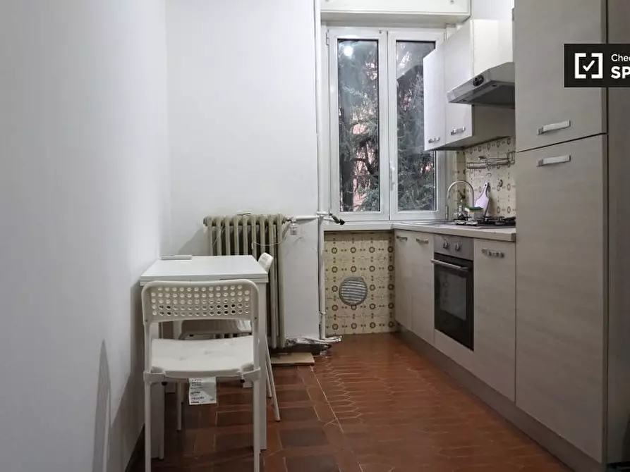 Immagine 5 di Camera condivisa in affitto  in Via Orbetello a Milano