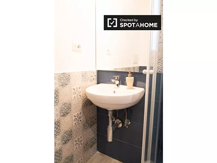 Immagine 5 di Appartamento in affitto  in Via dei Giovi a Roma