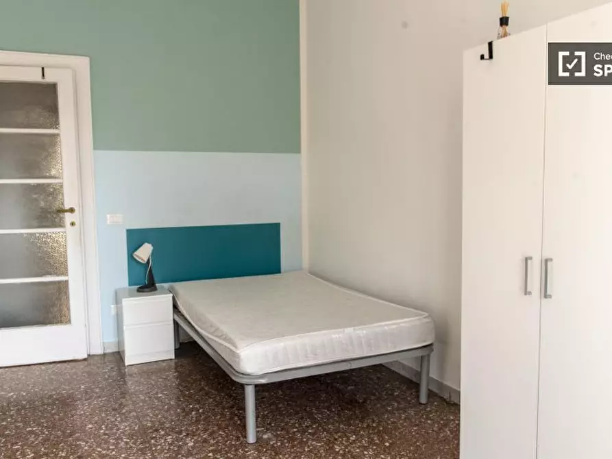 Immagine 6 di Camera condivisa in affitto  in Piazzale delle Provincie a Roma
