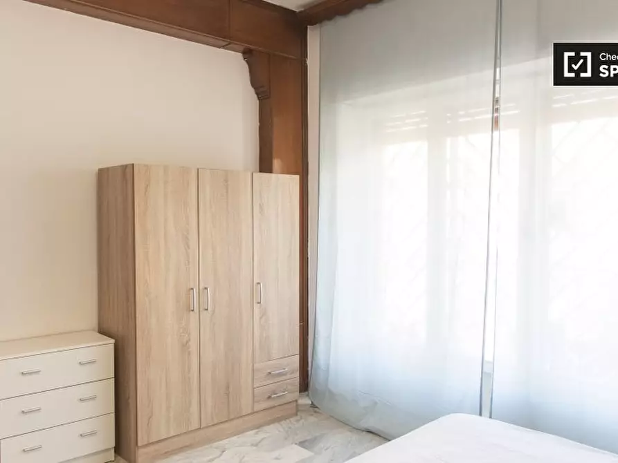 Immagine 2 di Camera condivisa in affitto  in Viale di Vigna Pia a Roma