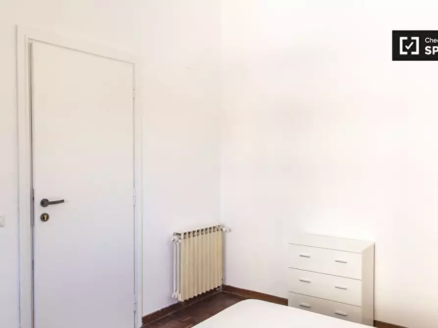 Immagine 4 di Camera condivisa in affitto  in Viale di Vigna Pia a Roma