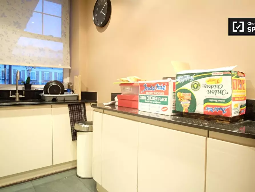 Immagine 5 di Camera condivisa in affitto  in Park Road a Camden Town