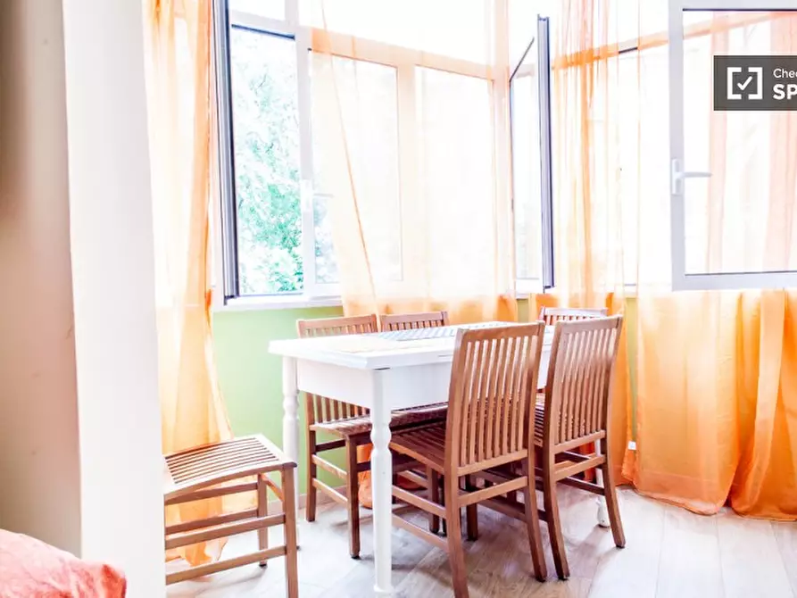 Immagine 9 di Camera condivisa in affitto  in Via Sagunto a Roma